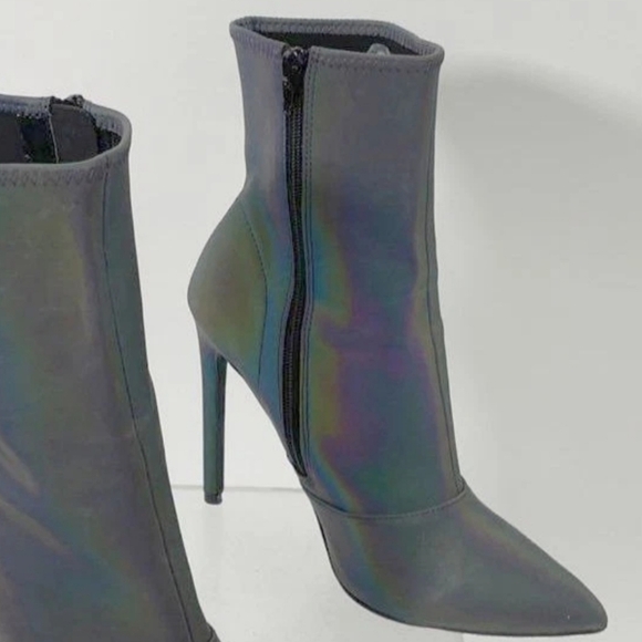 Steve Madden Elegant Whimsy Gray Halographic Stiletto Ankle Boots Sz 7 - Picture 4 of 6